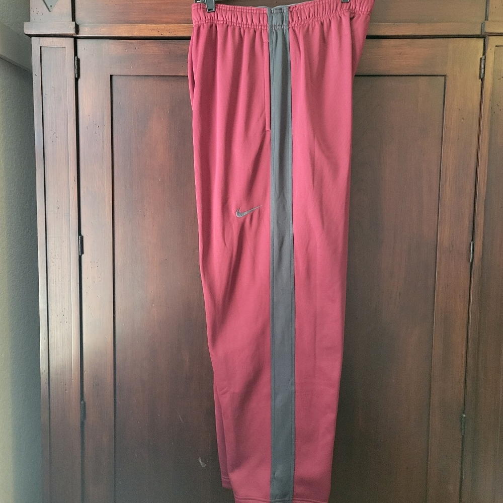 Mens nike therma-fit sweat pants size XL